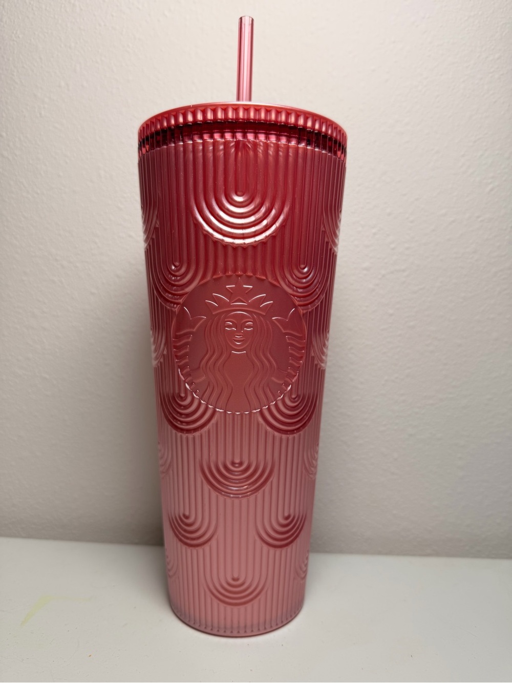 Starbucks 24 oz Pink Geometric Plastic Cold Cup Tumbler Drink-Through Lid Straw